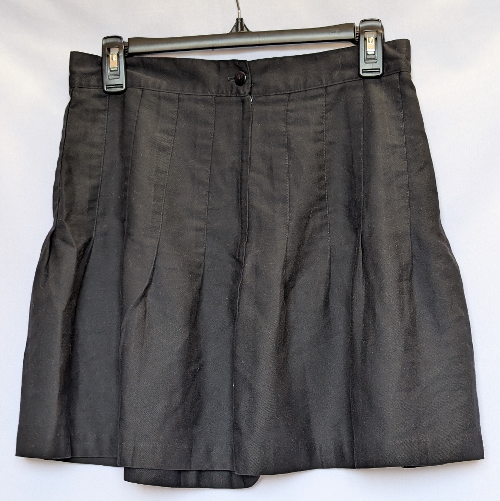 Ivy Club Classics Elegant Black Mini Skirt for Women
